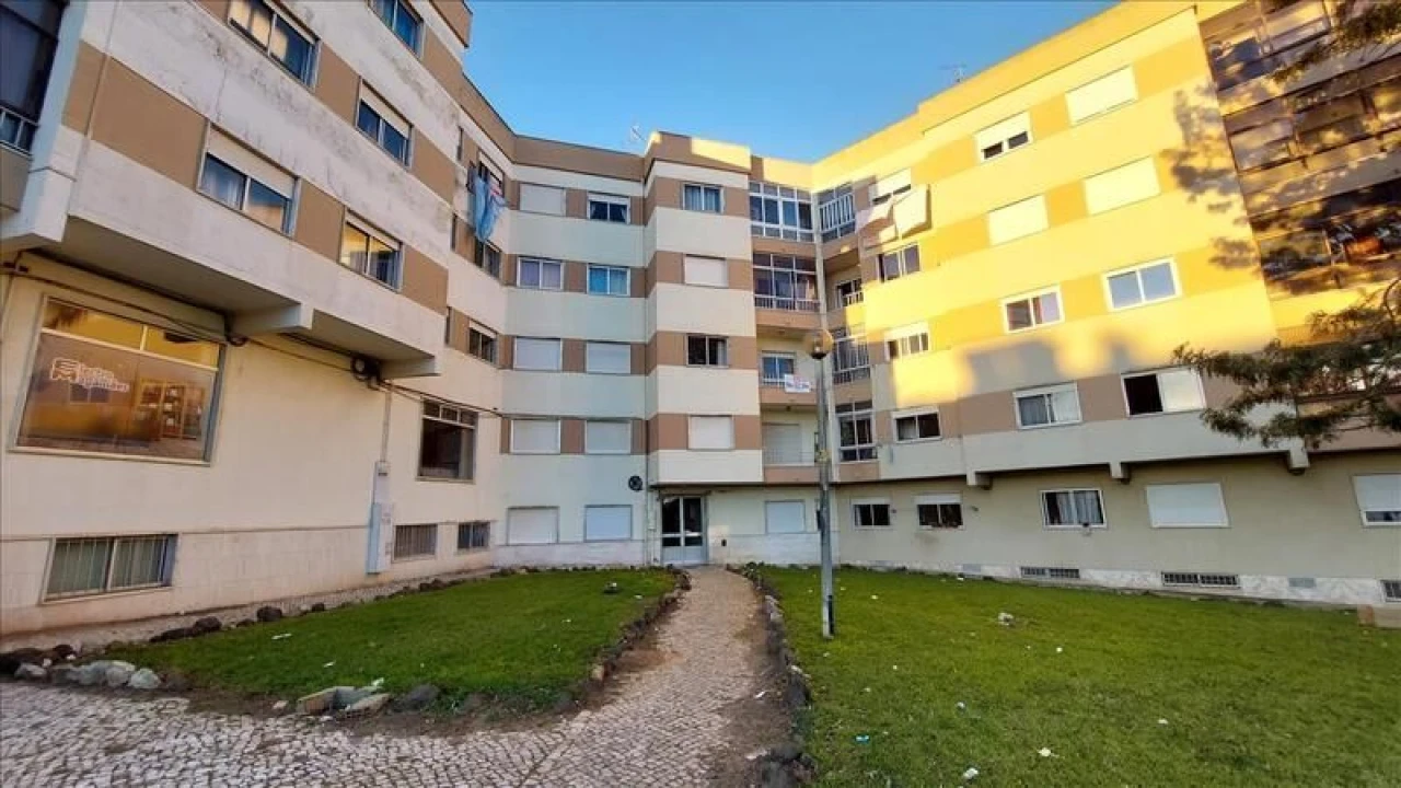 Apartamento T2 para Venda em Rio de Mouro Foto 1