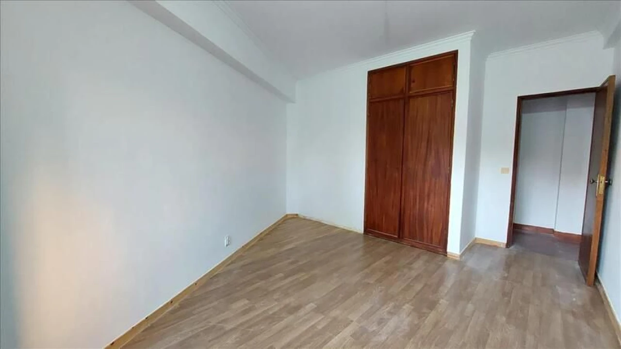 Apartamento T2 para Venda em Rio de Mouro Foto 10