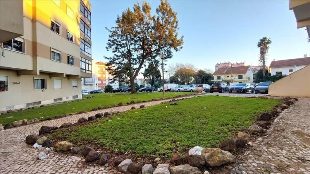 Apartamento T2 para Venda em Rio de Mouro Foto 3
