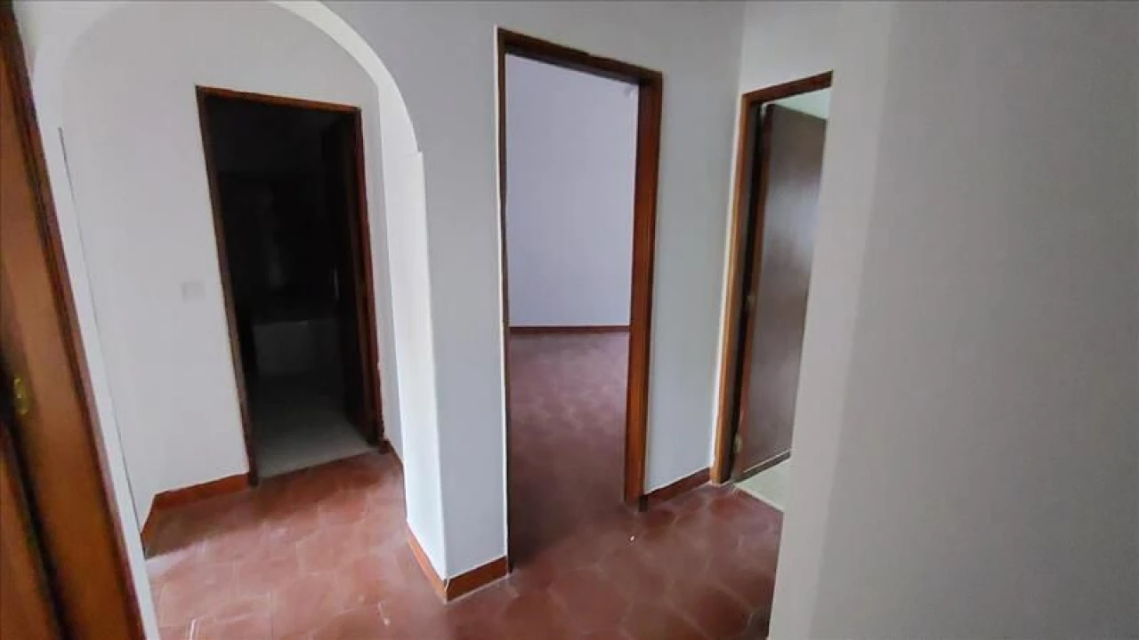 Apartamento T2 para Venda em Rio de Mouro Foto 7
