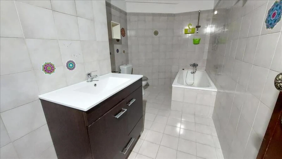 Apartamento T2 para Venda em Rio de Mouro Foto 14