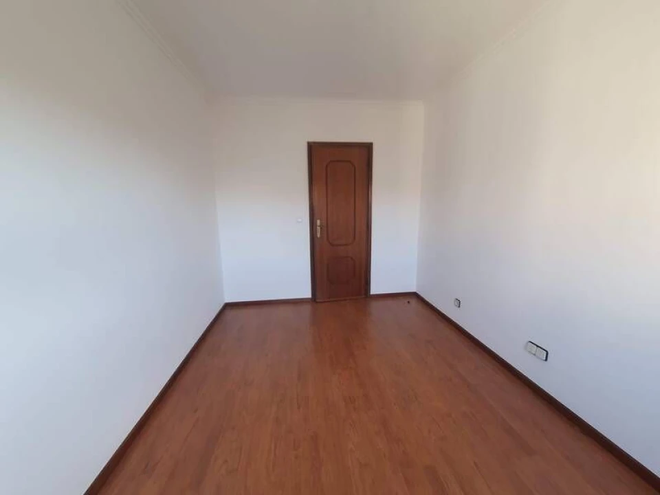 Apartamento T4 para Venda em Santa Marinha e São Pedro da Afurada Foto 12