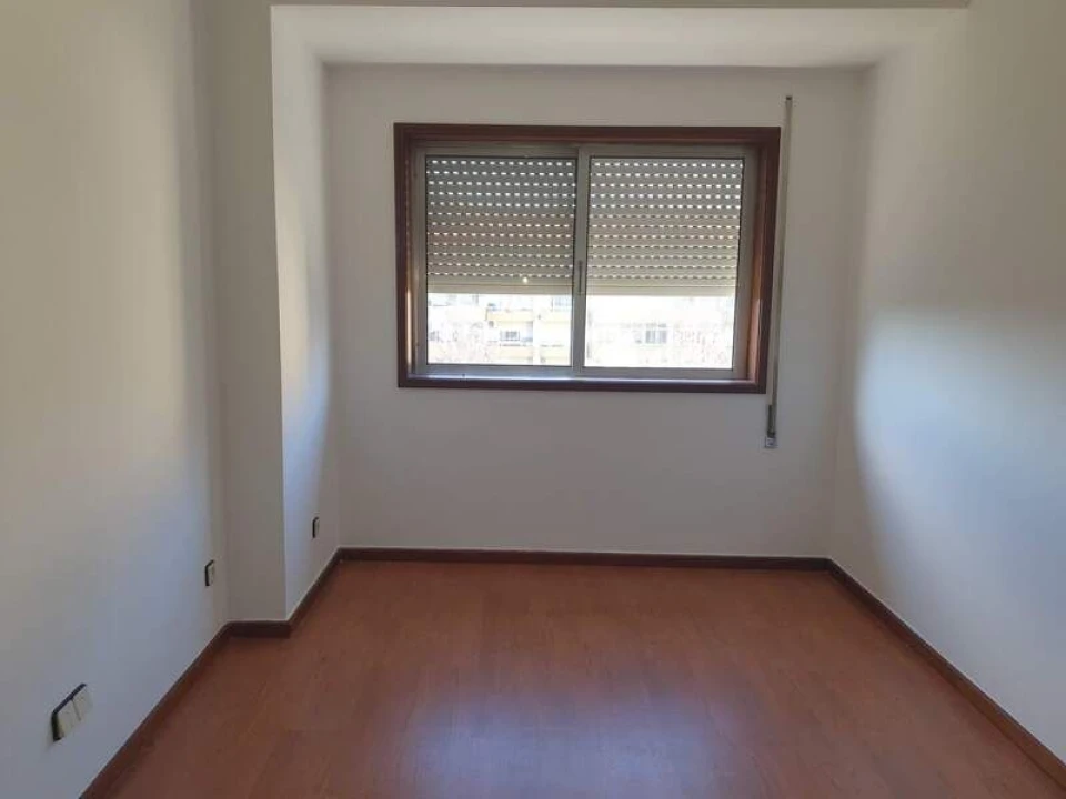 Apartamento T4 para Venda em Santa Marinha e São Pedro da Afurada Foto 8