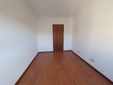 Apartamento T4 para Venda em Santa Marinha e São Pedro da Afurada