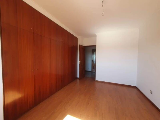 Apartamento T4 para Venda em Santa Marinha e São Pedro da Afurada Foto 11