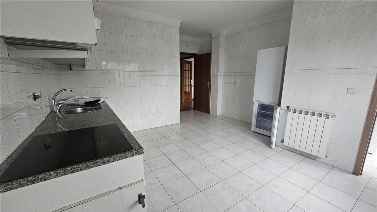 Apartamento T2 para Venda em Paço de Sousa Foto 5