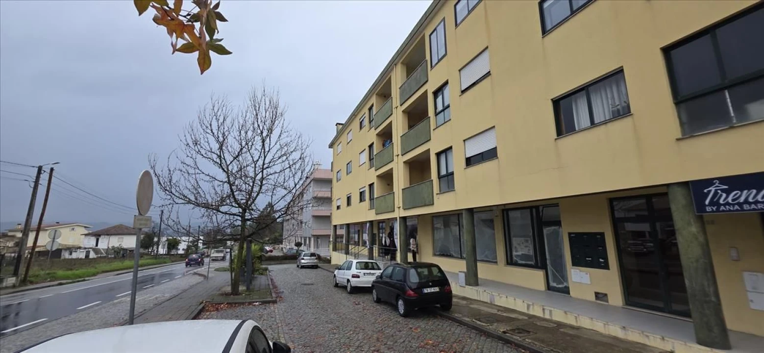 Apartamento T1 para Venda em Paço de Sousa Foto 1