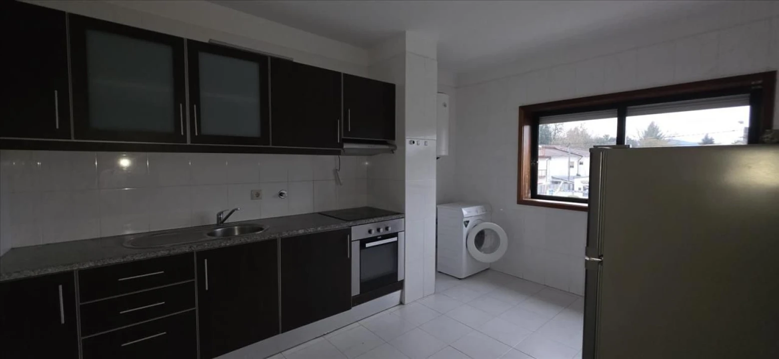 Apartamento T1 para Venda em Paço de Sousa Foto 4
