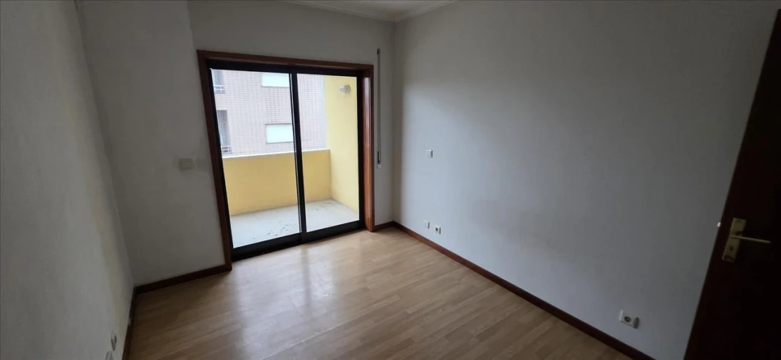 Apartamento T1 para Venda em Paço de Sousa Foto 10