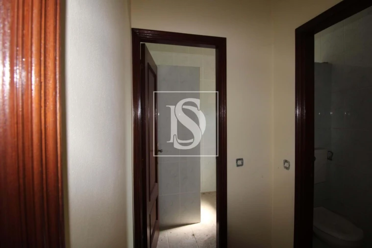 Negócio para Venda em Fregim Foto 4