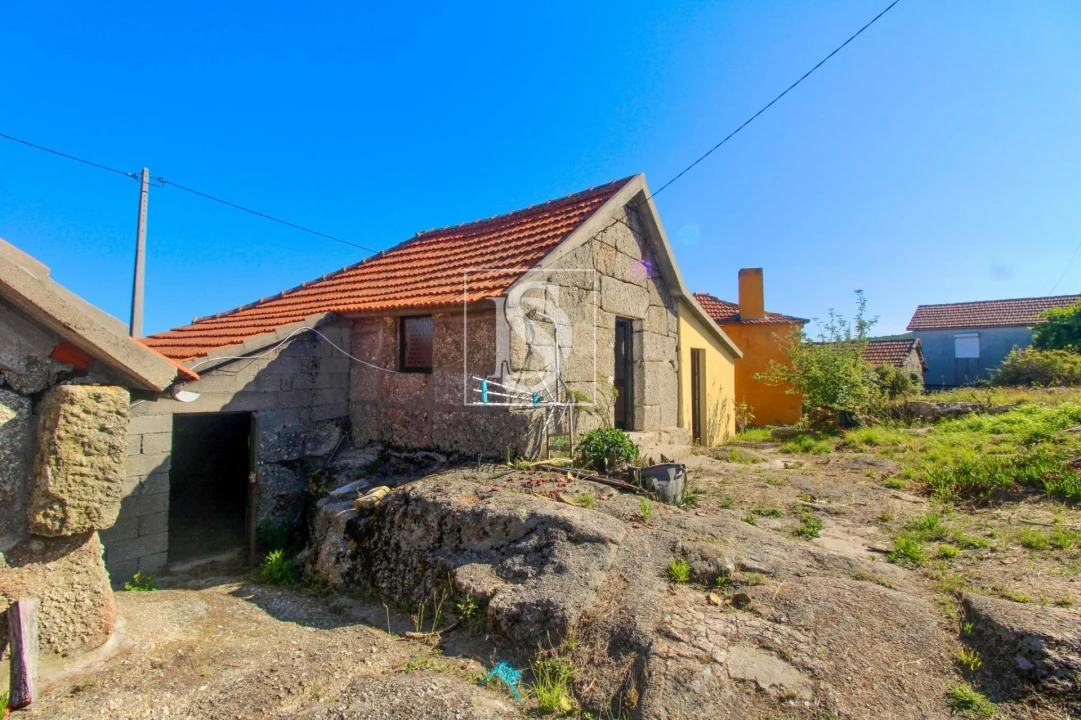 Moradia T1 para Venda em Espírito Santo, Nossa Senhora da Graça e São Simão Foto 3