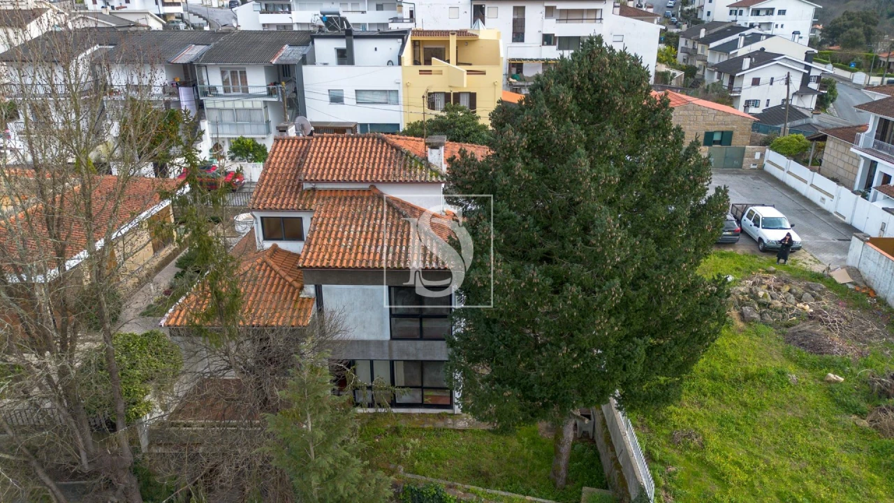 Moradia T5 para Venda em Amarante (São Gonçalo), Madalena, Cepelos e Gatão Foto 1