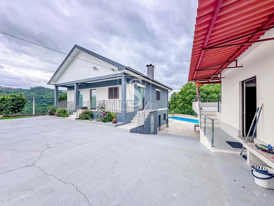 Moradia T10 para Venda em Fregim Foto 47