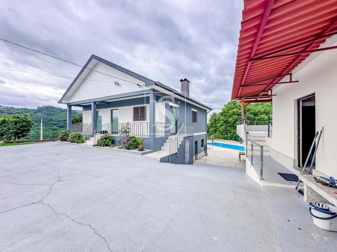 Moradia T10 para Venda em Fregim Foto 47