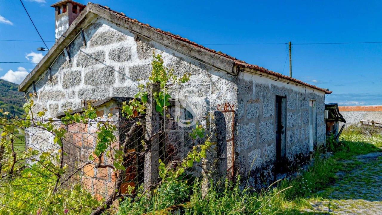 Moradia T1 para Venda em Loivos do Monte Foto 8