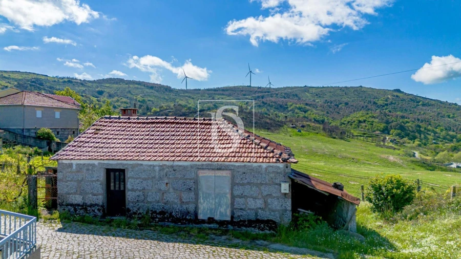 Moradia T1 para Venda em Loivos do Monte Foto 2