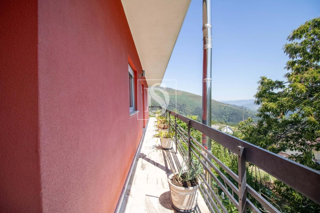 Moradia T4 para Venda em Teixeira e Teixeiró Foto 18