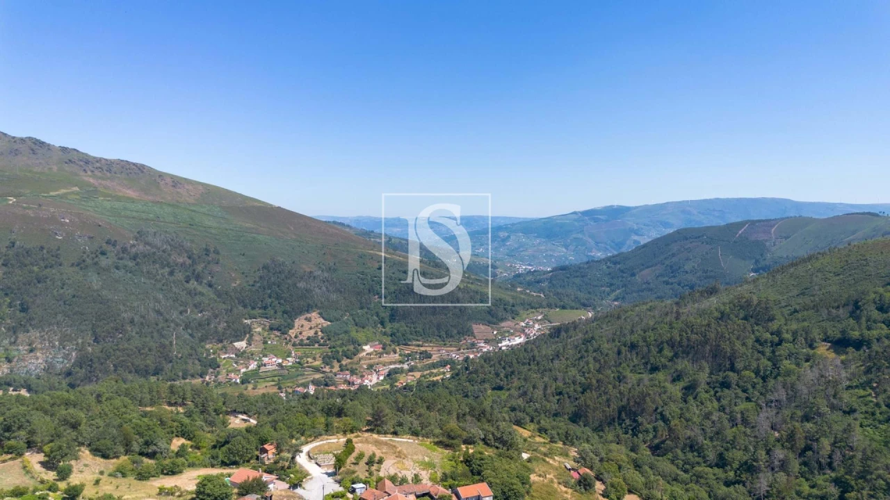 Moradia T4 para Venda em Teixeira e Teixeiró Foto 25