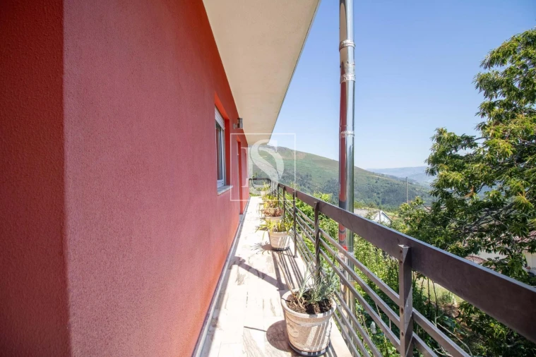 Moradia T4 para Venda em Teixeira e Teixeiró Foto 18