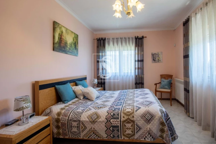 Moradia T4 para Venda em Teixeira e Teixeiró Foto 5