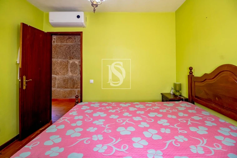 Moradia T4 para Venda em Santa Cruz do Douro e São Tomé de Covelas Foto 17