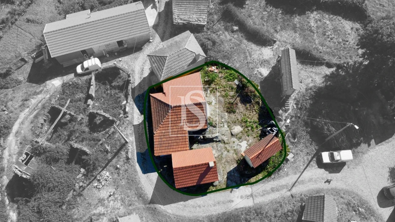 Moradia T1 para Venda em Espírito Santo, Nossa Senhora da Graça e São Simão Foto 1