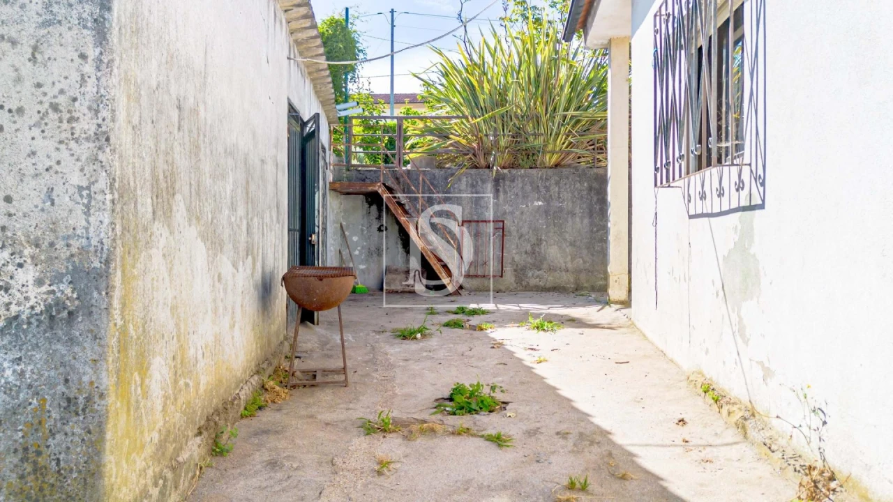 Moradia T2 para Venda em Fridão Foto 28