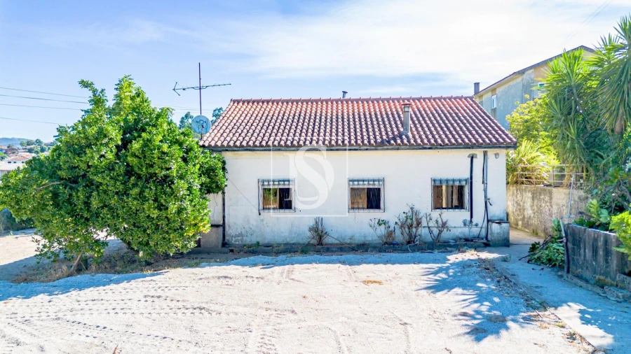 Moradia T2 para Venda em Fridão Foto 1