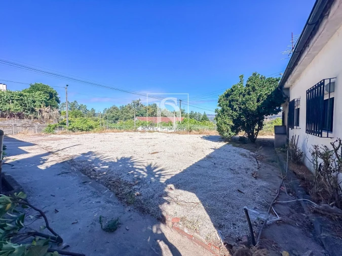 Moradia T2 para Venda em Fridão Foto 38