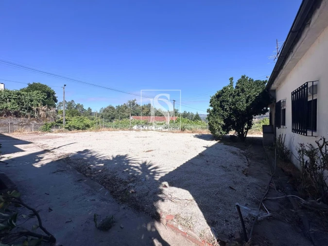 Moradia T2 para Venda em Fridão Foto 40