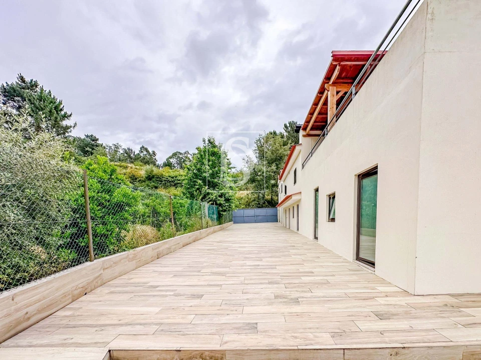 Moradia T10 para Venda em Fregim Foto 27