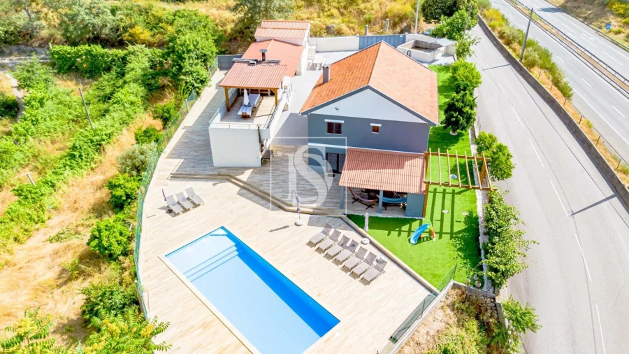 Moradia T10 para Venda em Fregim Foto 12