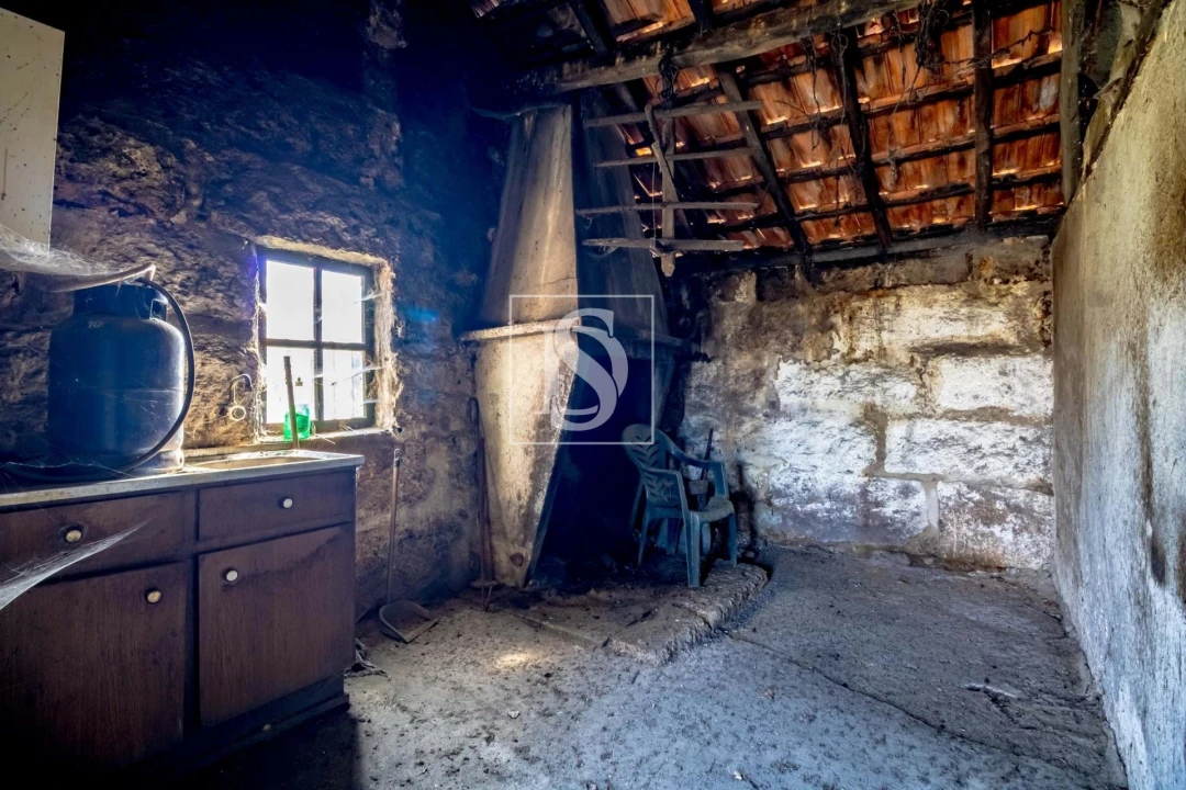 Moradia T1 para Venda em Loivos do Monte Foto 14