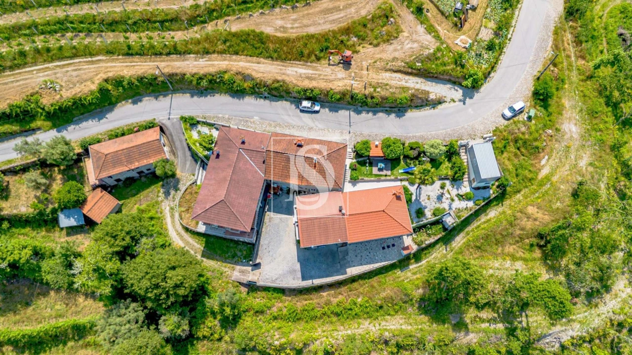 Moradia T2 para Venda em Olo e Canadelo Foto 23