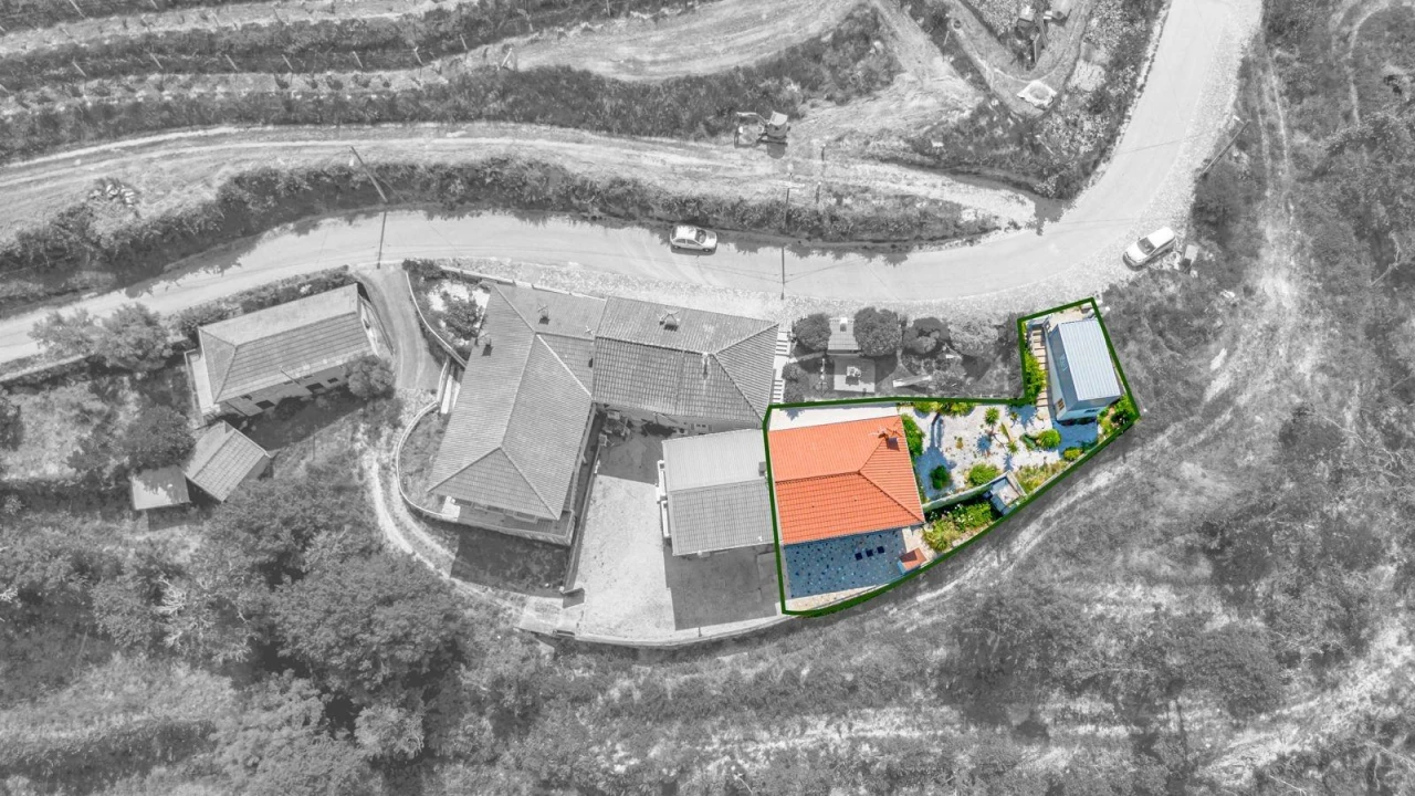 Moradia T2 para Venda em Olo e Canadelo Foto 2