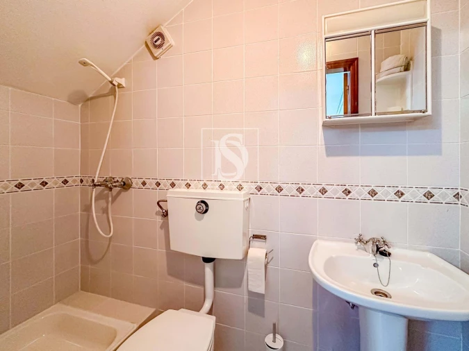 Moradia T2 para Venda em Olo e Canadelo Foto 13