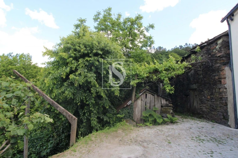 Moradia T2 para Venda em Rebordelo Foto 6