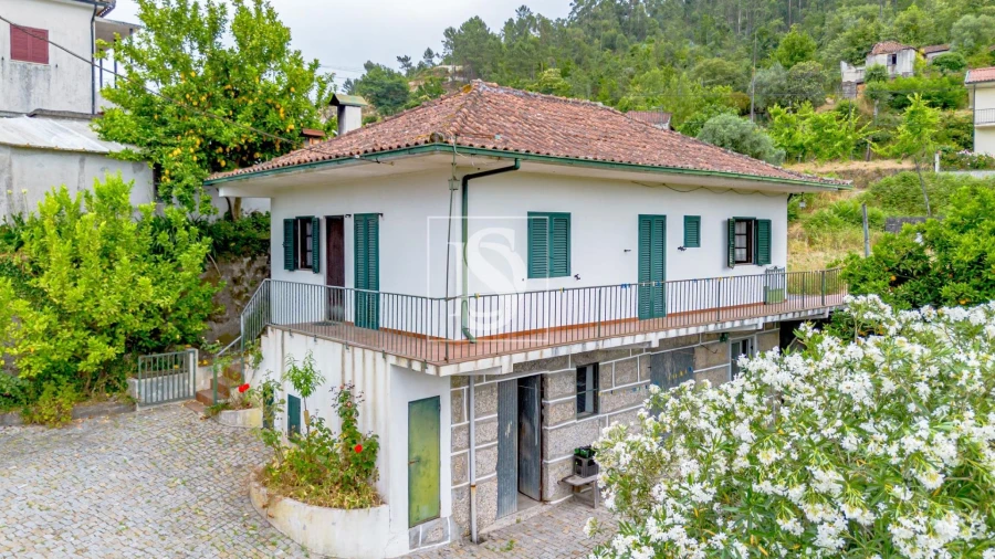 Moradia T3 para Venda em Vila Chã do Marão Foto 2