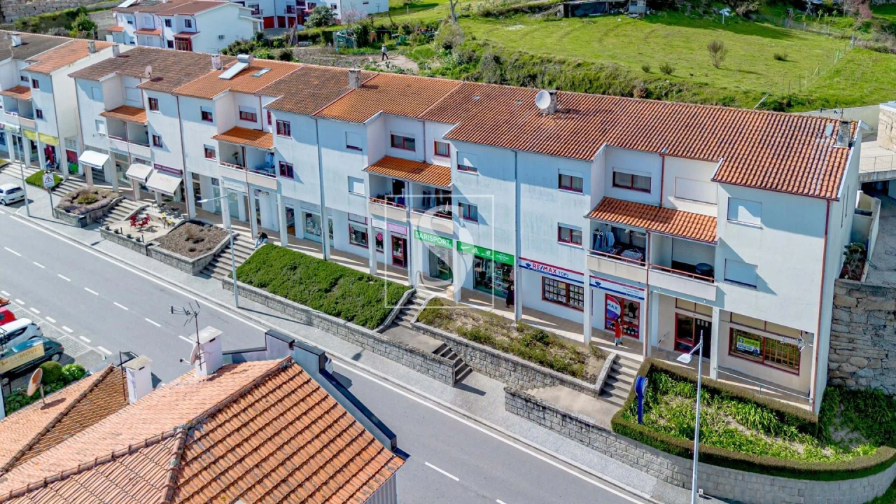 Negócio para Venda em Campelo e Ovil Foto 24