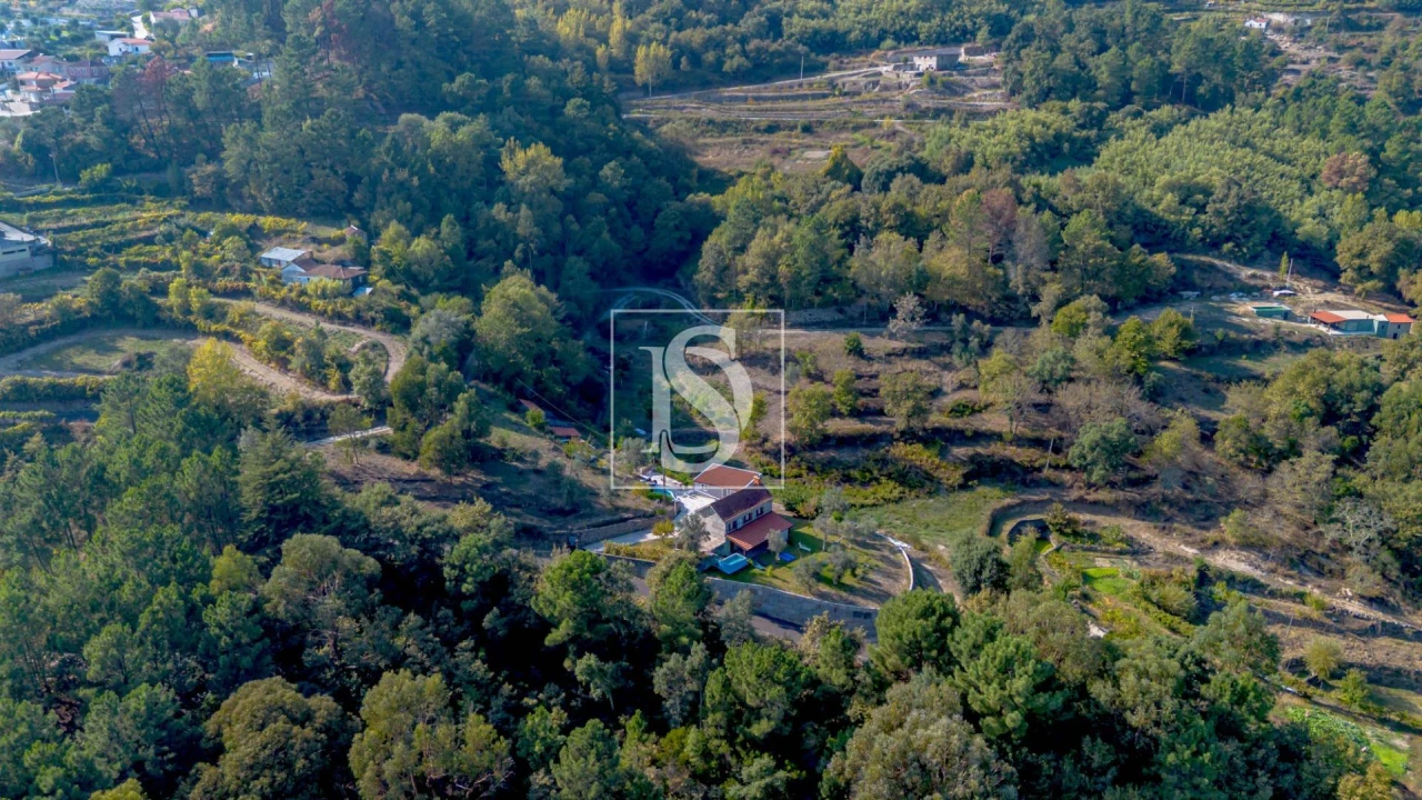 Moradia T4 para Venda em Santa Cruz do Douro e São Tomé de Covelas Foto 45