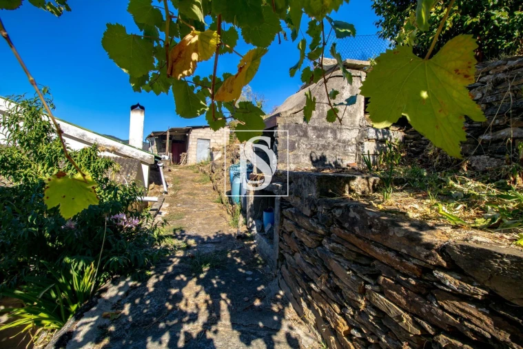 Moradia T2 para Venda em Rebordelo Foto 15