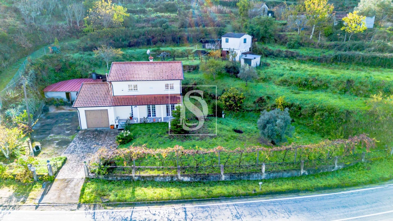 Moradia T4 para Venda em Gondar Foto 1