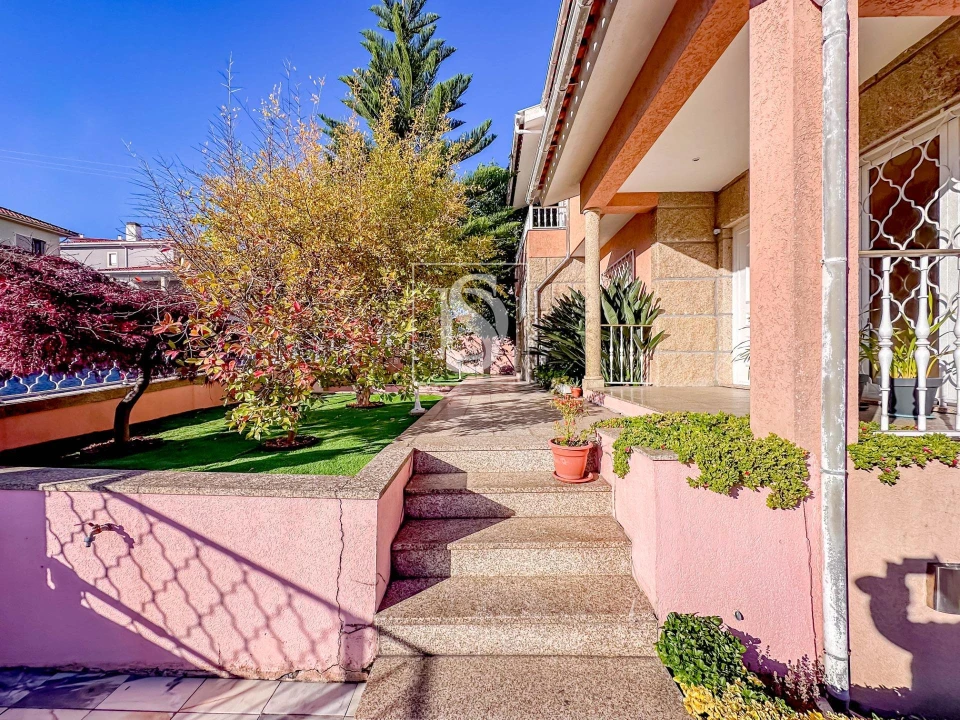 Moradia T4 para Venda em Amarante (São Gonçalo), Madalena, Cepelos e Gatão Foto 4