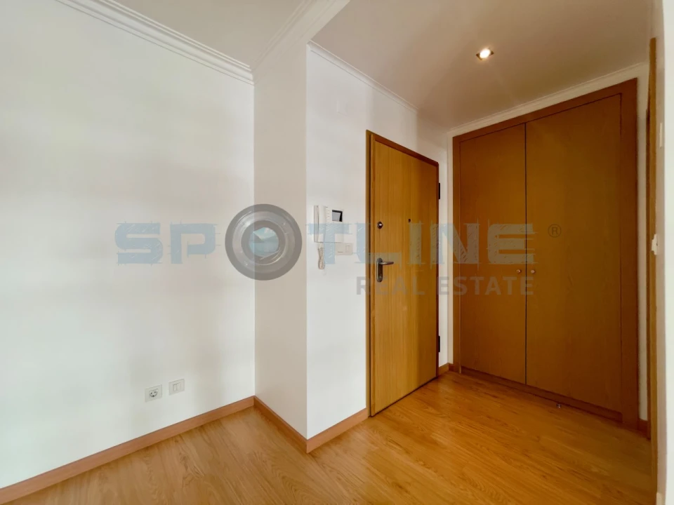 Apartamento T1 para Arrendamento em Olivais Foto 7