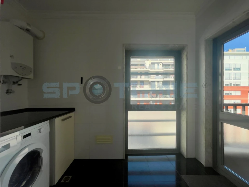 Apartamento T1 para Arrendamento em Olivais Foto 11