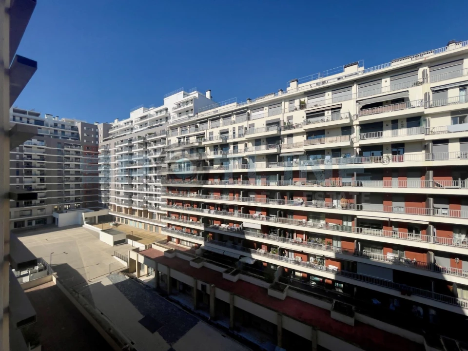 Apartamento T1 para Arrendamento em Olivais Foto 17