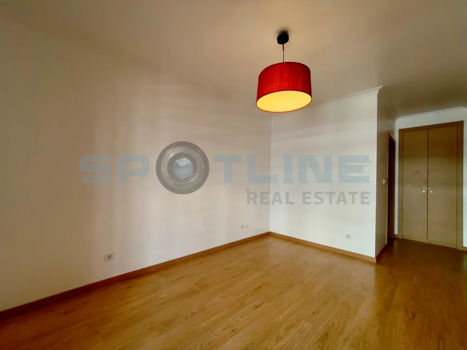 Apartamento T1 para Arrendamento em Olivais Foto 32