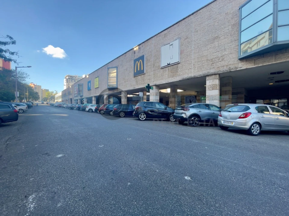 Apartamento T1 para Arrendamento em Olivais Foto 44