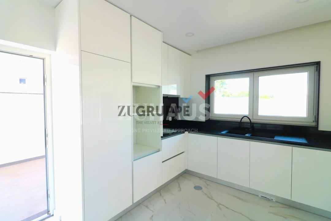 Moradia T4 para Venda em Santa Joana Foto 8