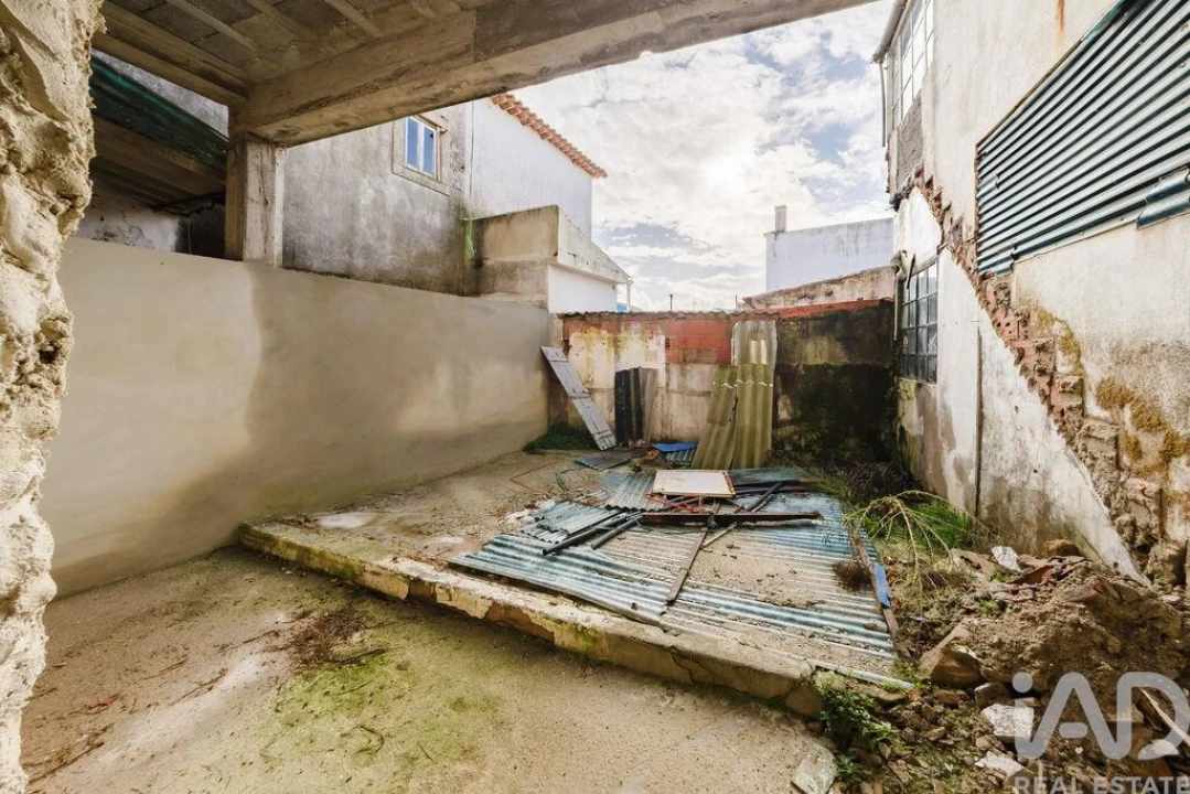 Moradia T4 para Venda em Vermelha Foto 22